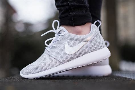 Schwarze Nike Roshe Run Größe 41 online kaufen 